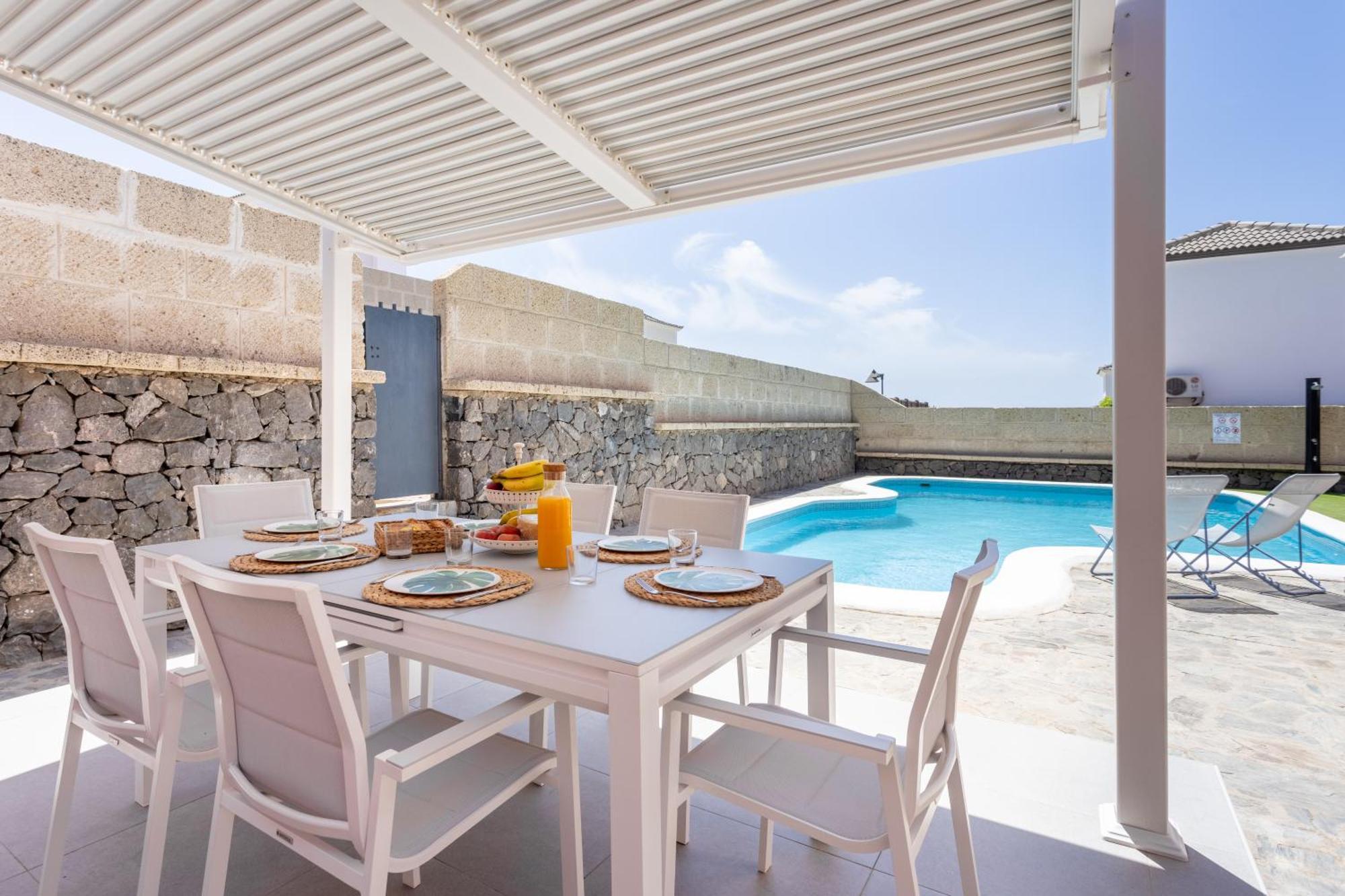 Villa Chloe Costa Adeje Tenerifesummervillas Giant Private Pool 11 Meters Long Екстер'єр фото