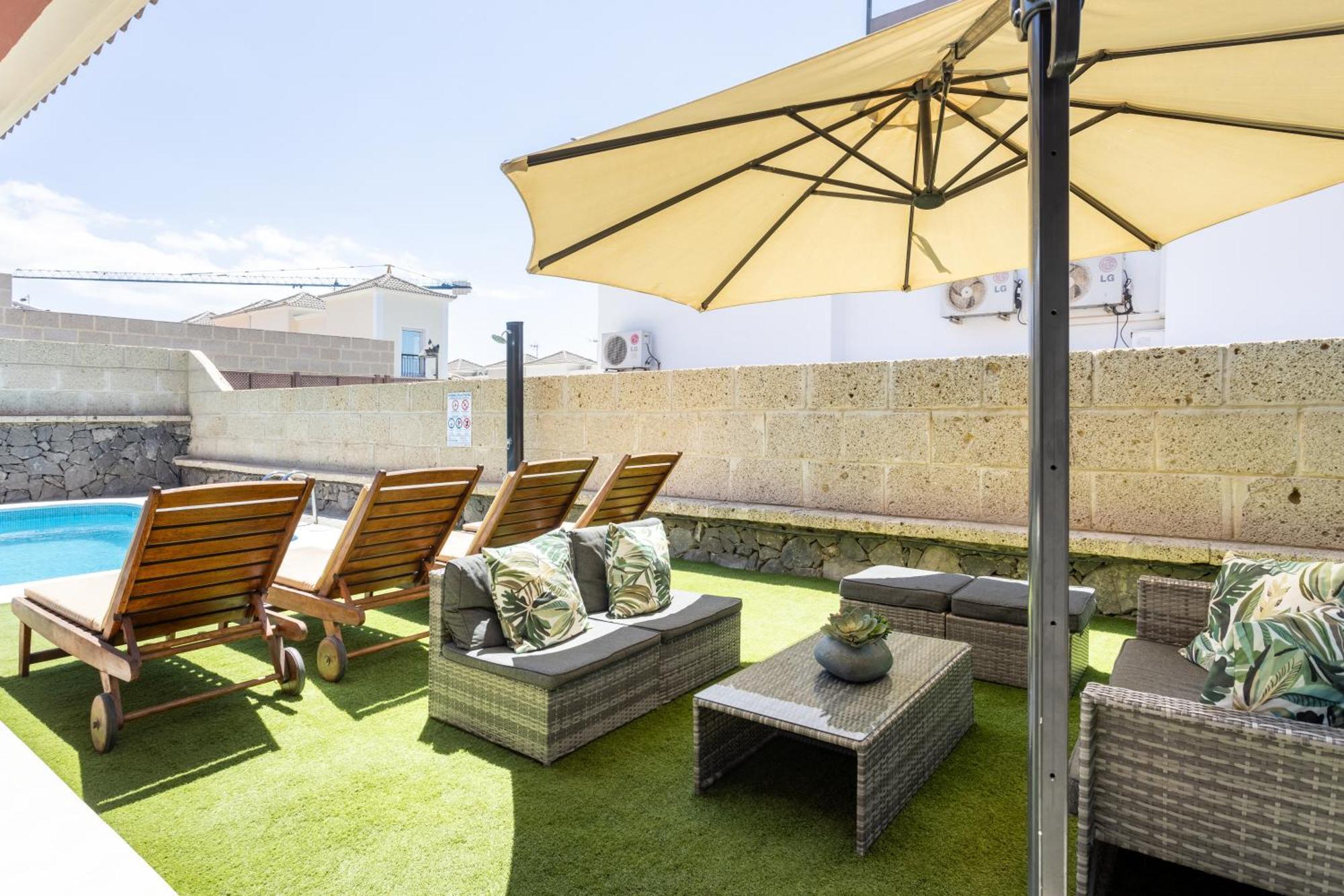 Villa Chloe Costa Adeje Tenerifesummervillas Giant Private Pool 11 Meters Long Екстер'єр фото