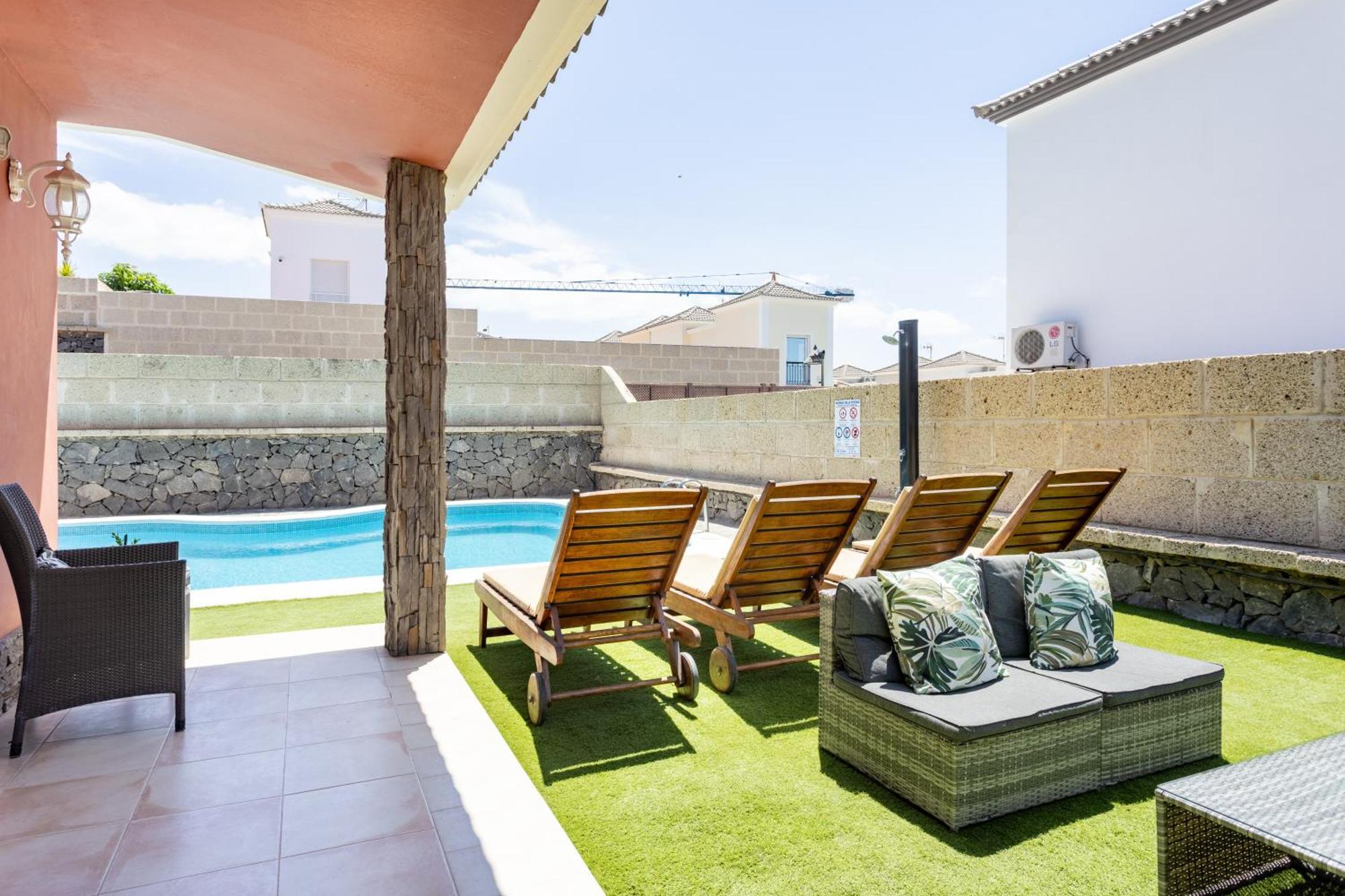 Villa Chloe Costa Adeje Tenerifesummervillas Giant Private Pool 11 Meters Long Екстер'єр фото